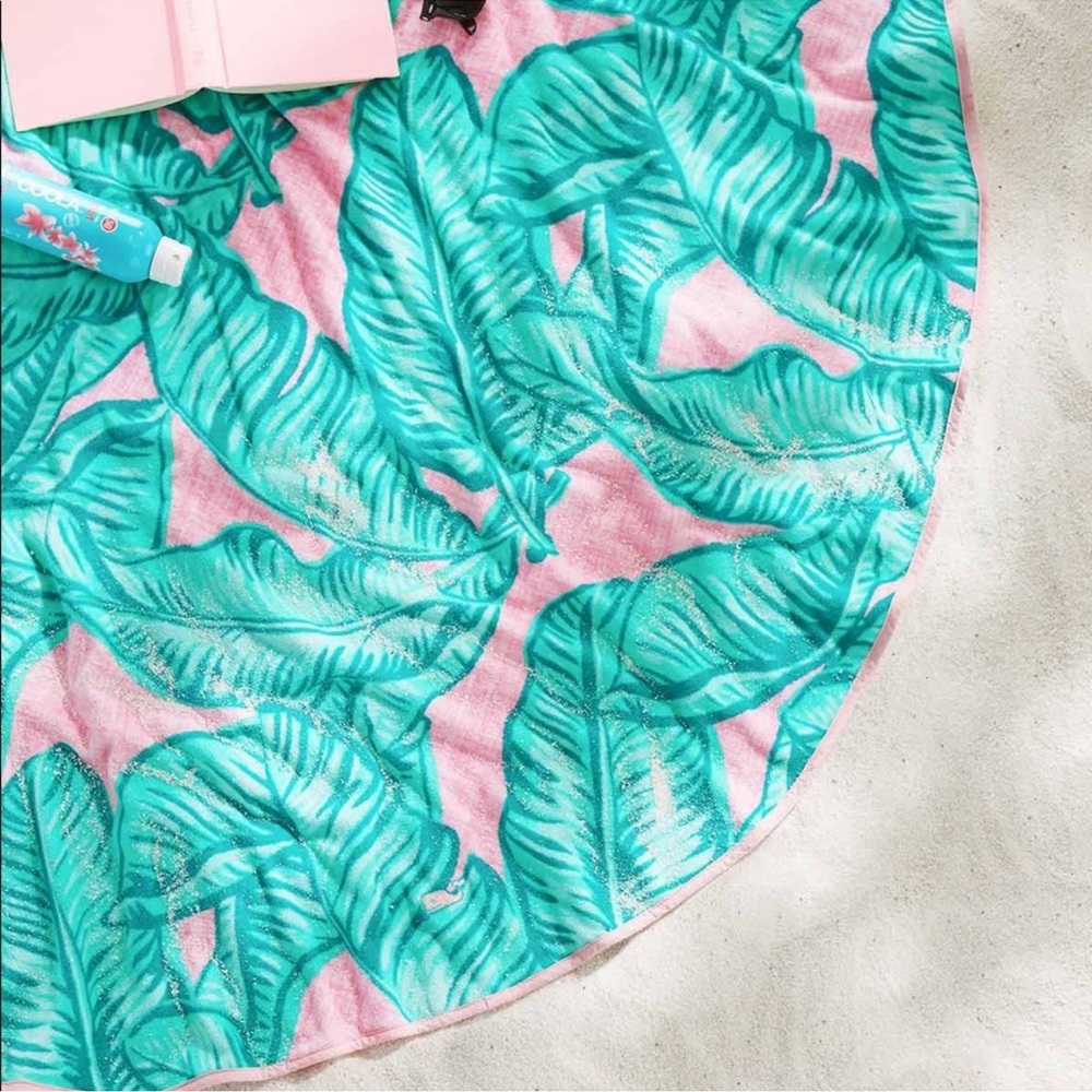 NWT Vineyard Vines Banana Leaf Circle Beach Towel